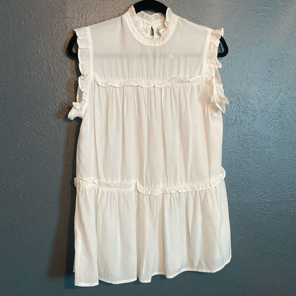Ladies Pinch Tiered white high neck ruffled sleeveless top keyhole back Medium